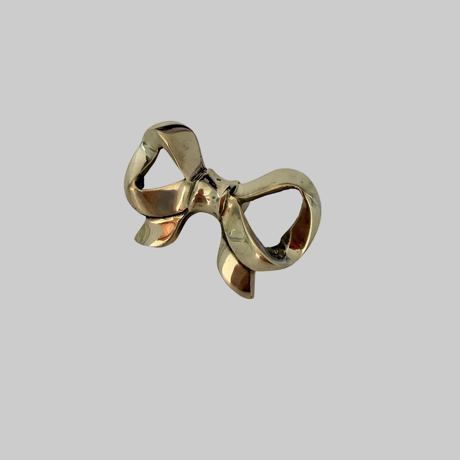 Brass Bow Cabinet Door Knobs - Purdy Hardware - Knobs