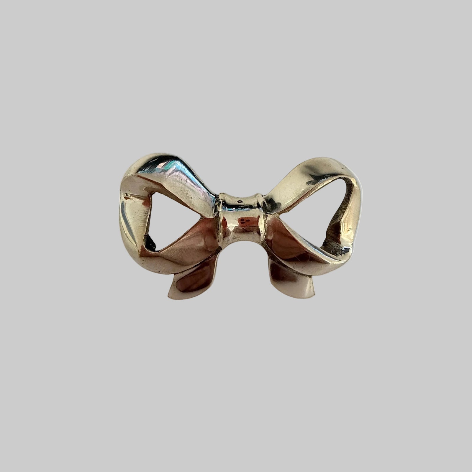 Brass Bow Cabinet Door Knobs - Purdy Hardware - Knobs