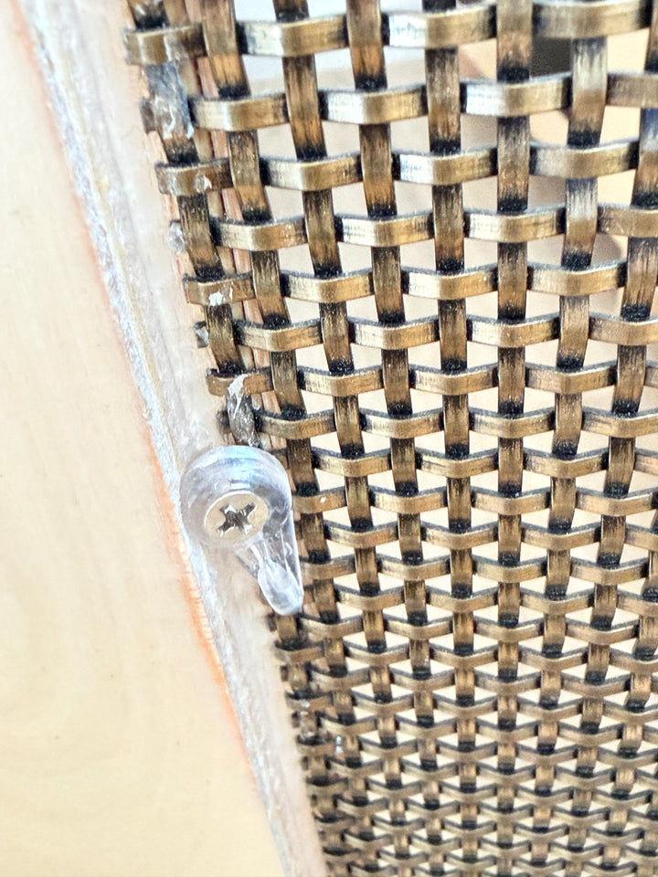 Clear Glass &amp; Panel Retaining Button – Flush Mount