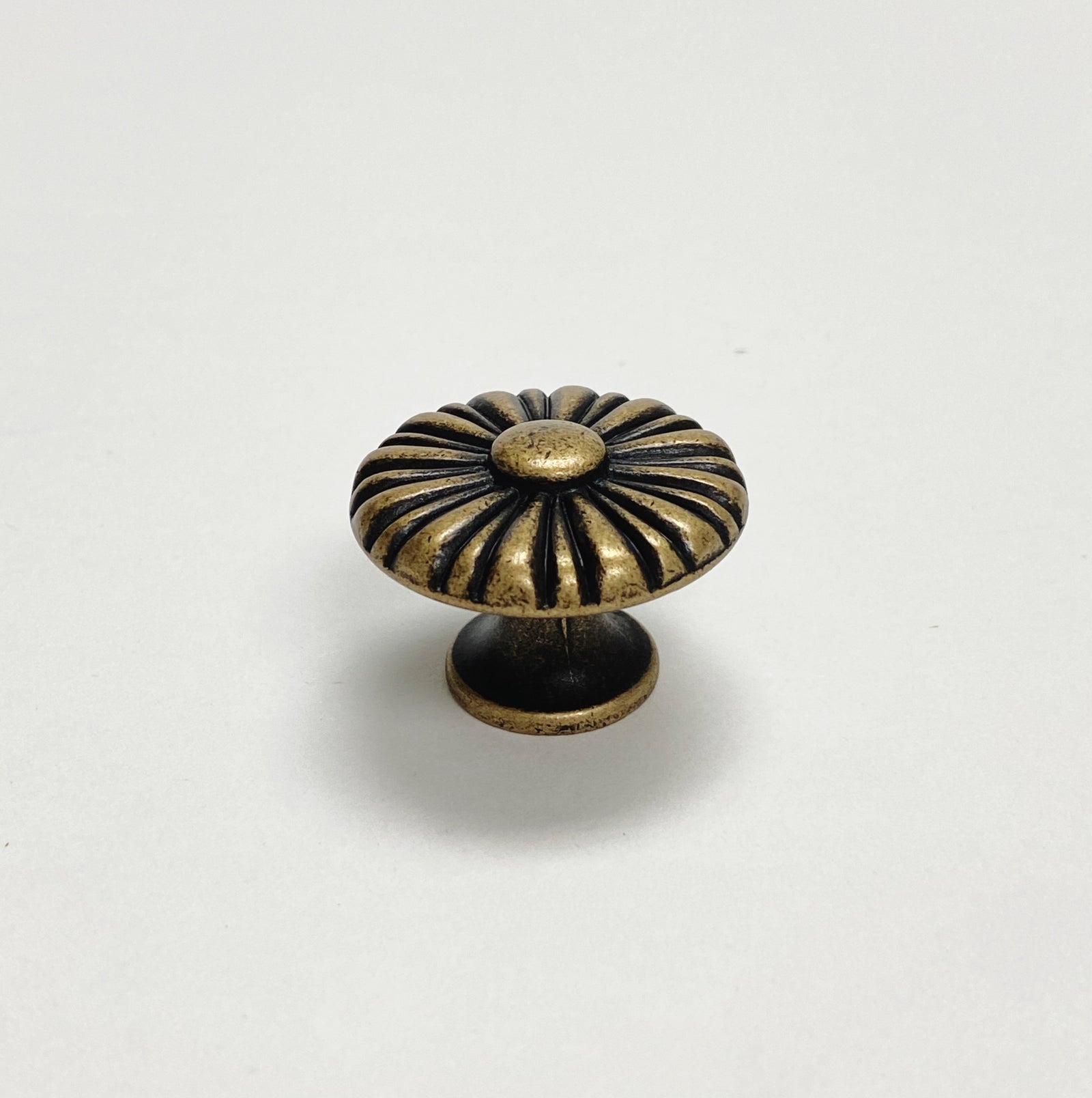 Antique Brass "Daisy" Drawer Cabinet Knobs - Purdy Hardware - 