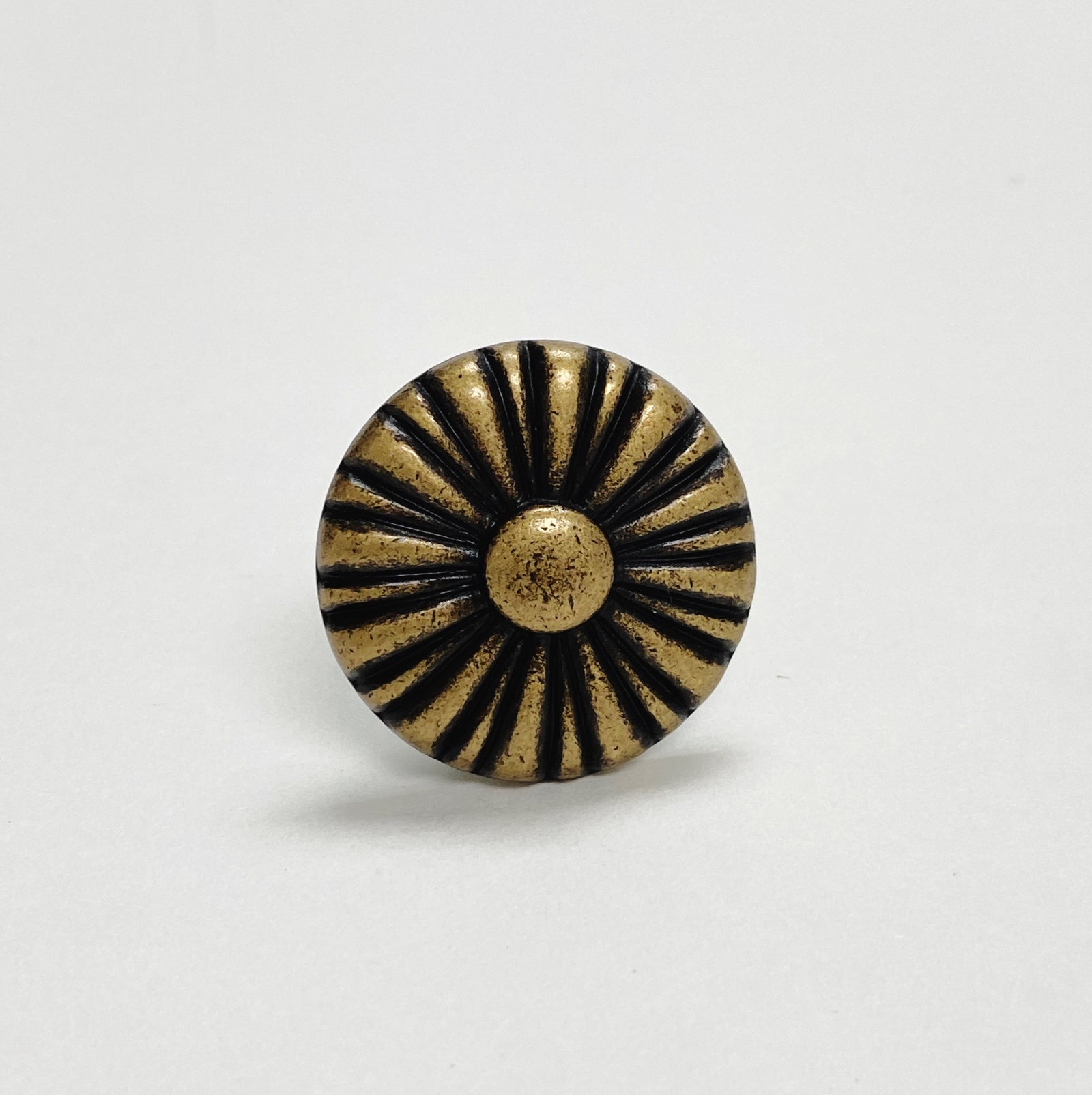 Antique Brass "Daisy" Drawer Cabinet Knobs - Purdy Hardware - 