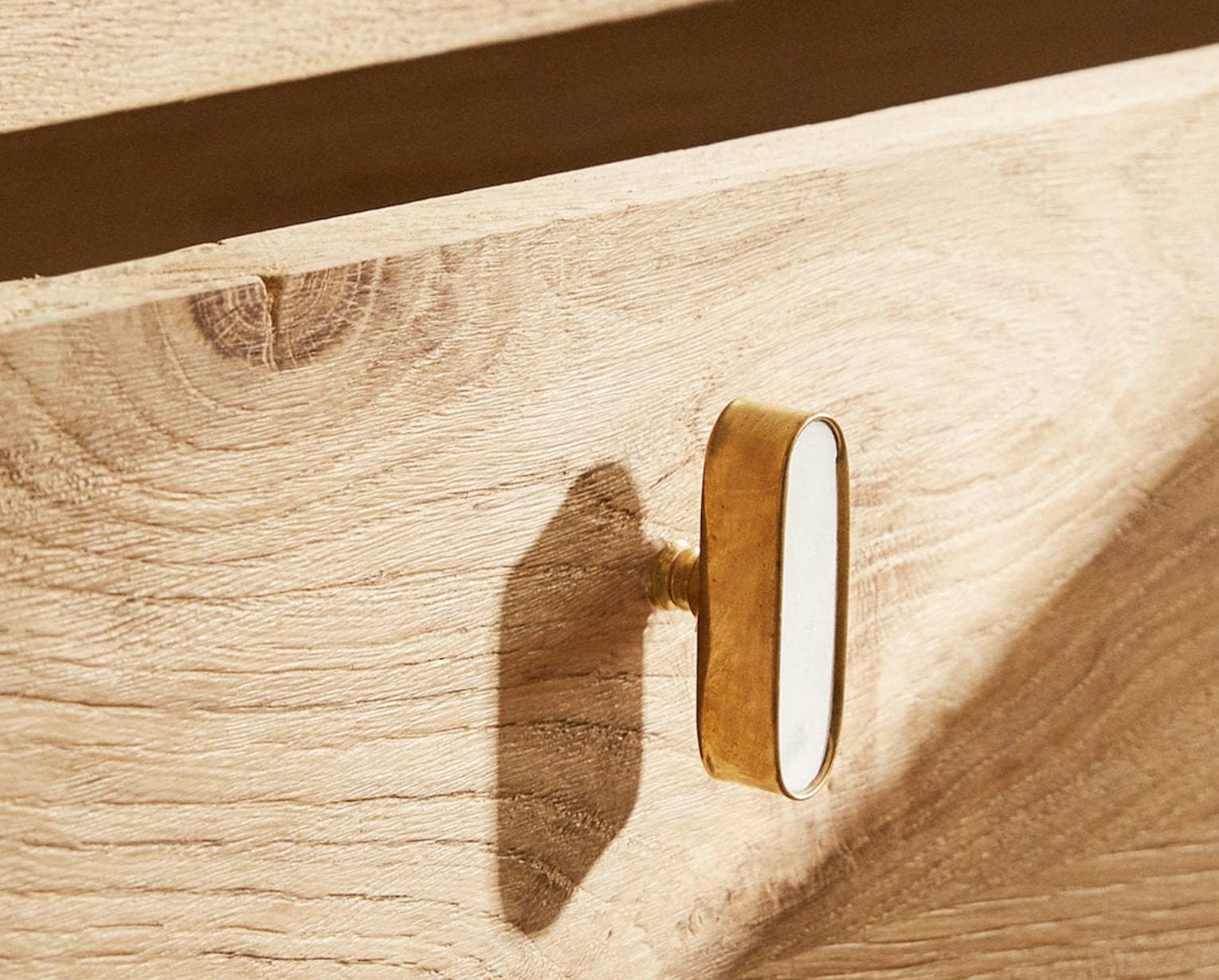 Oval Marble and Brass Cabinet Knob "Naila"  White Marble and Brass Drawer Pull, Modern Cabinet Hardware Farmhouse Drawer Pull